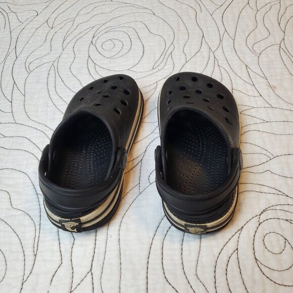 [T5] Faux Crocs with Dolphin on Back - Picture 2 of 5